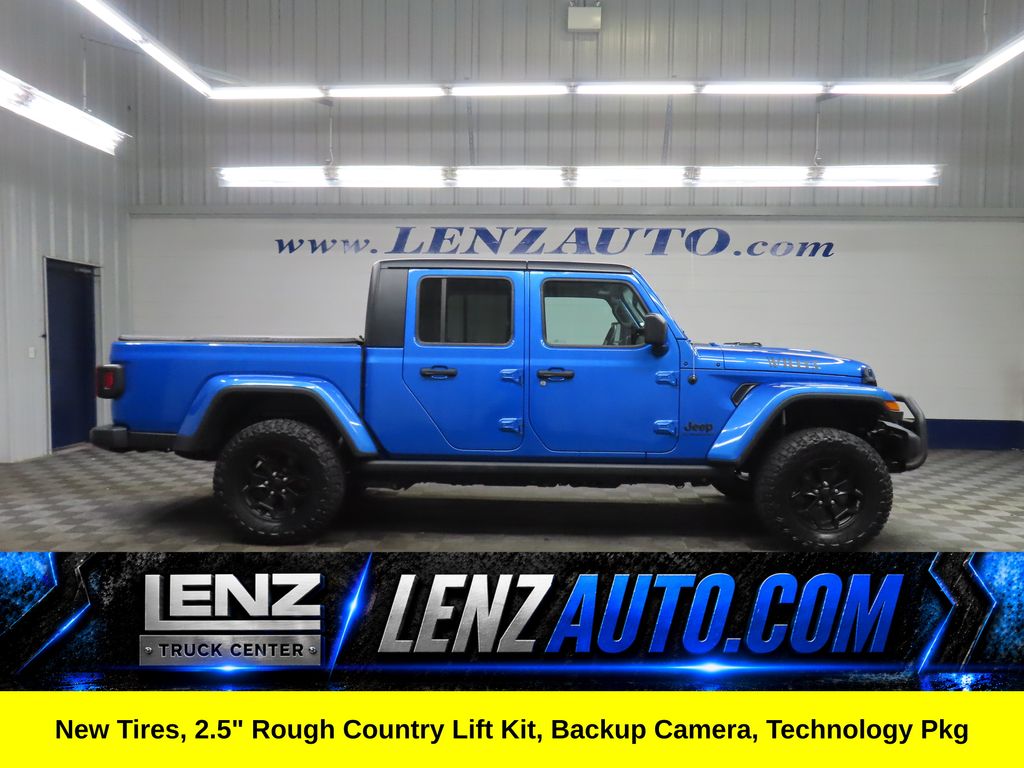 Hydro Blue Pearlcoat 2022 Jeep Gladiator Willys Crew Cab 4WD Pickup Truck Four-Wheel Drive 8-Speed Automatic