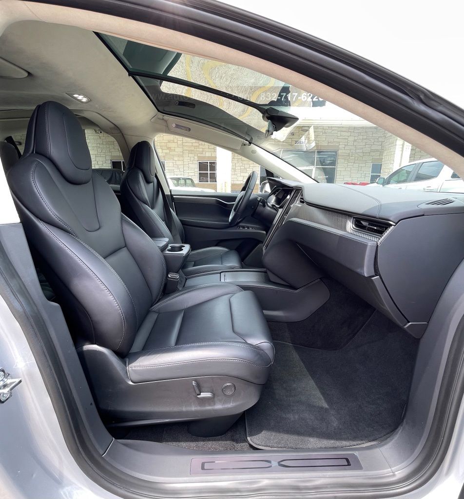 2018 Tesla Model X 75D Silver at Autostrade