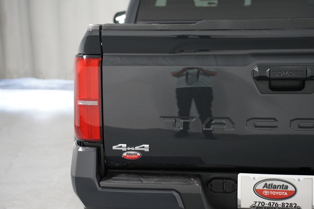 2025 Toyota Tacoma SR5 10