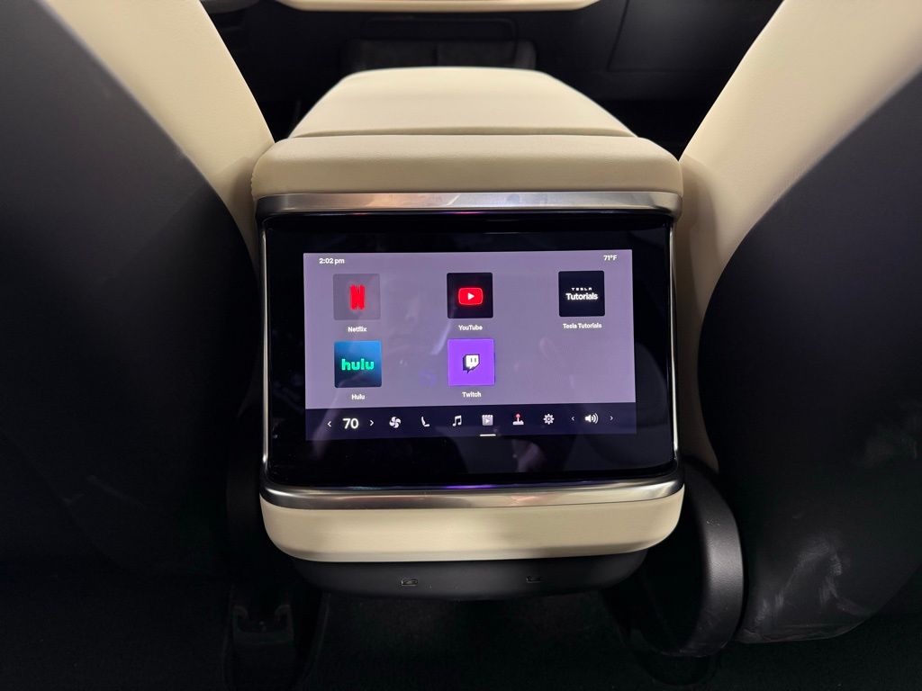 Thumbnail: 2021 Tesla Model S - 21