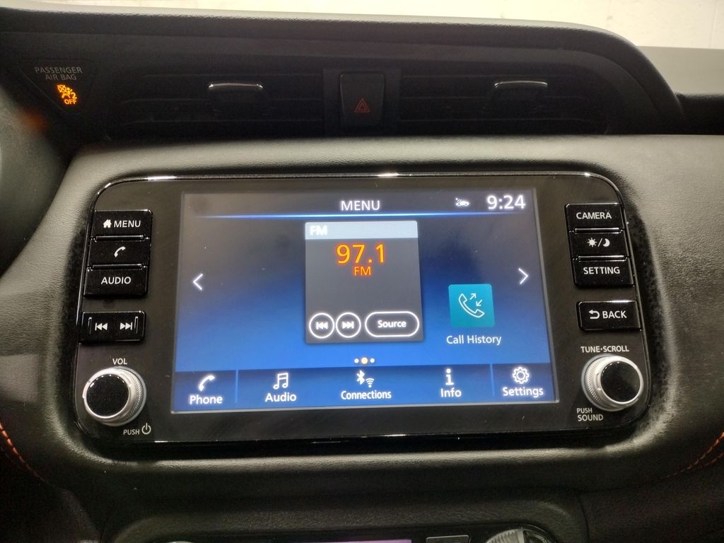 2021 Nissan Kicks SR