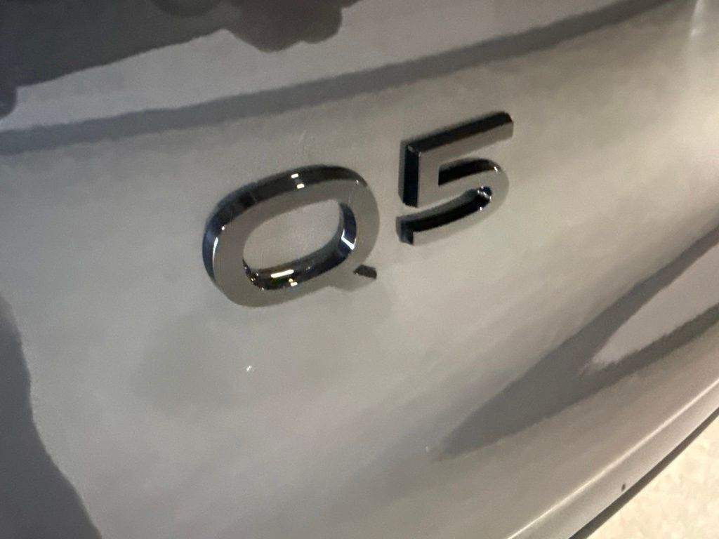 Thumbnail: 2026 Audi Q5 - 9