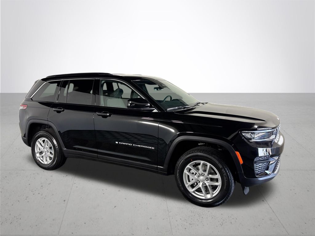 2026 Jeep Grand Cherokee Laredo