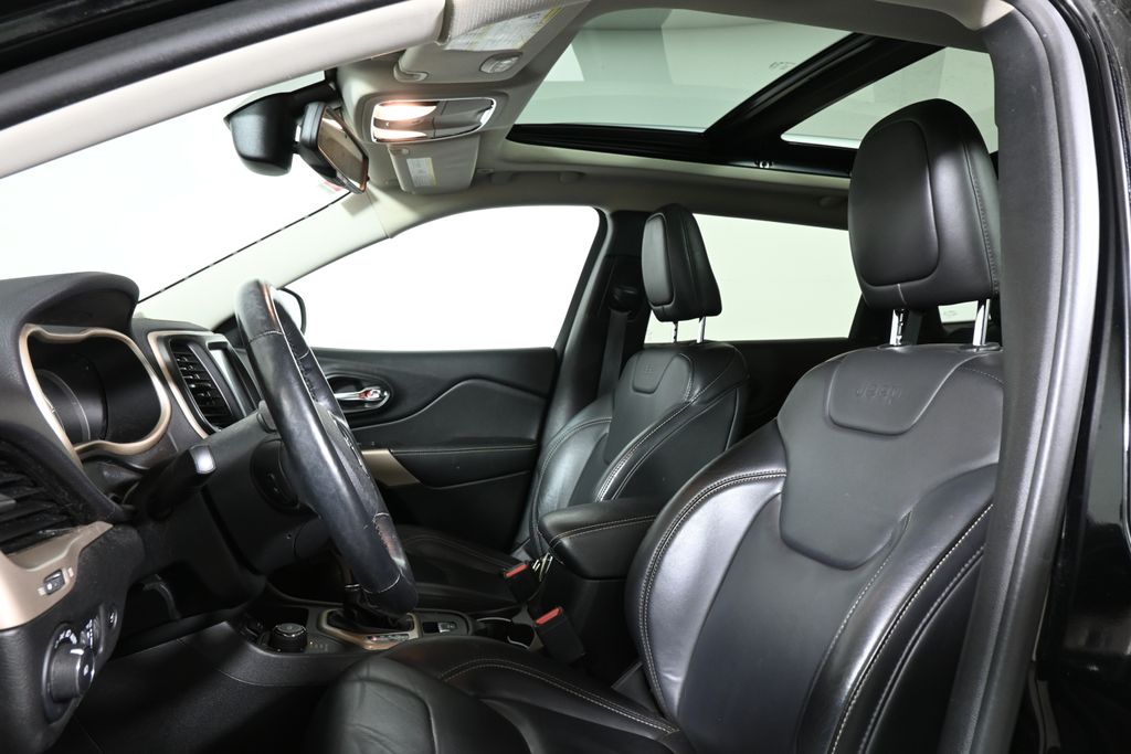 Thumbnail: 2018 Jeep Cherokee - 5