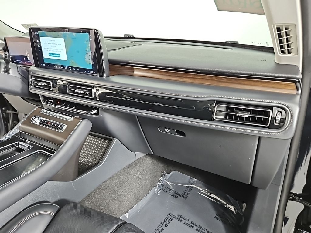 Thumbnail: 2025 Lincoln Aviator - 14
