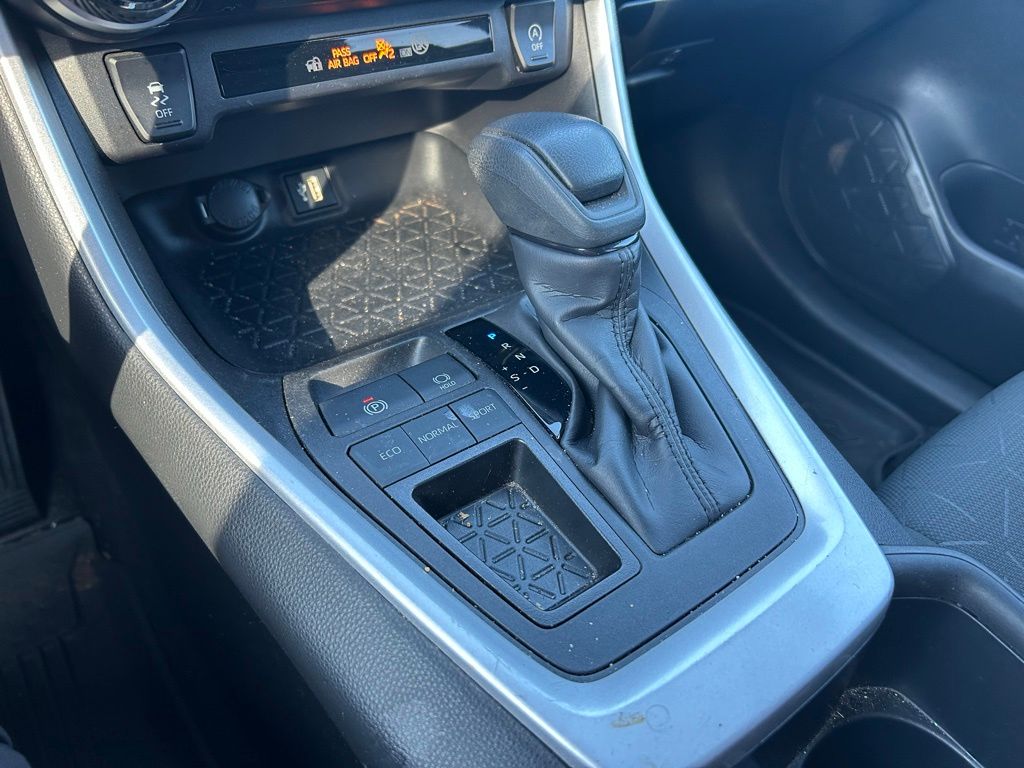 Thumbnail: 2024 Toyota RAV4 - 28