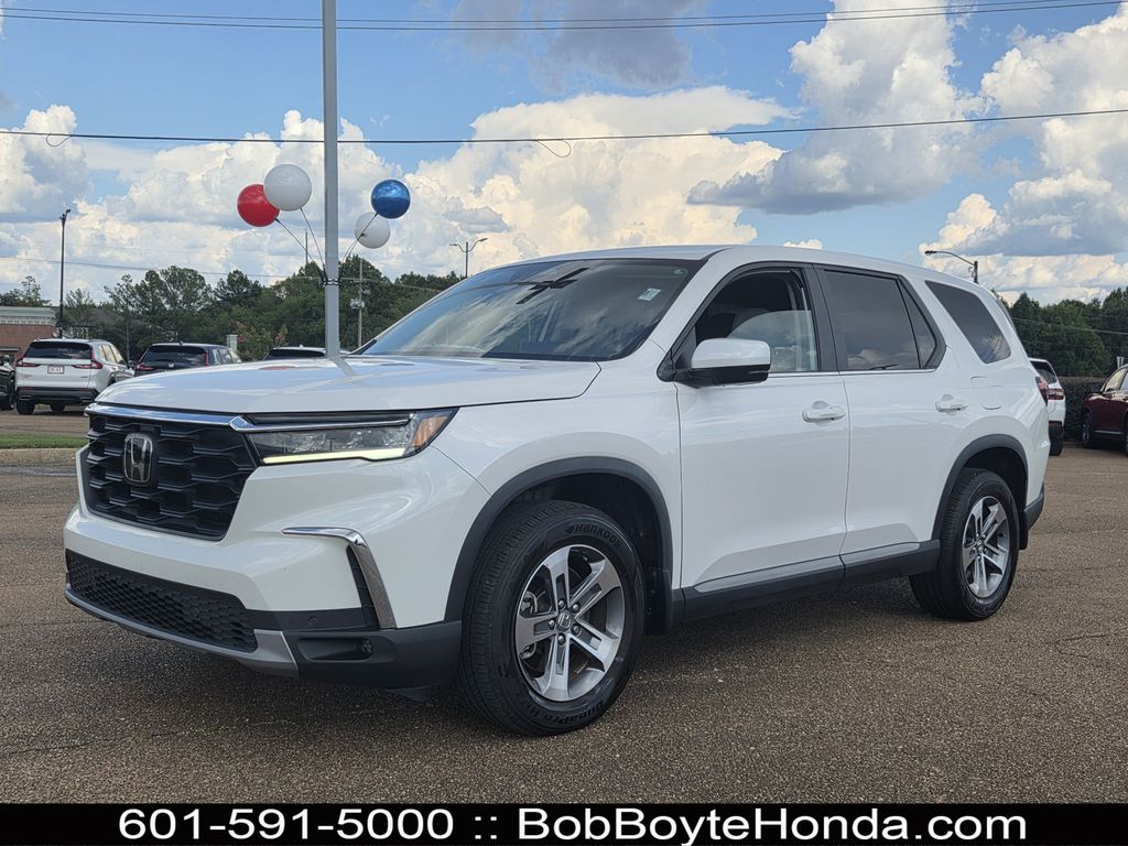 Platinum White 2025 Honda Pilot SUV / Crossover Front-Wheel Drive Automatic