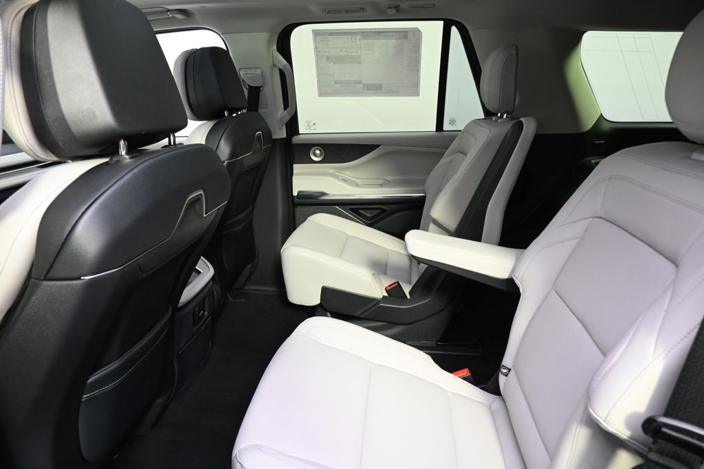 New 2026 Gray Lincoln Reserve image 21