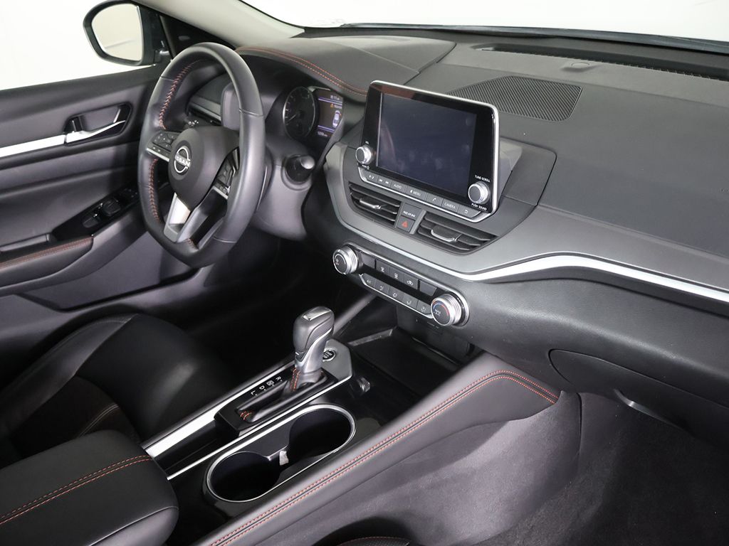 Used 2024 White Nissan 2.5 SR image 24