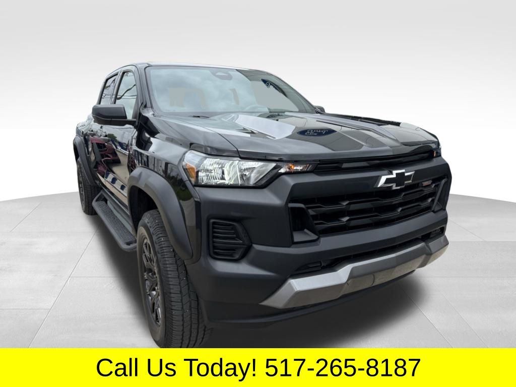 Black 2024 Chevrolet Colorado Trail Boss Crew Cab 4WD Pickup Truck Four-Wheel Drive 8-Speed Automatic