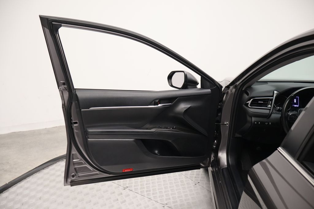 Thumbnail: 2023 Toyota Camry - 16