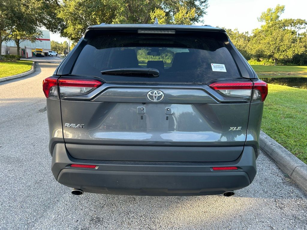 Thumbnail: 2021 Toyota RAV4 - 4