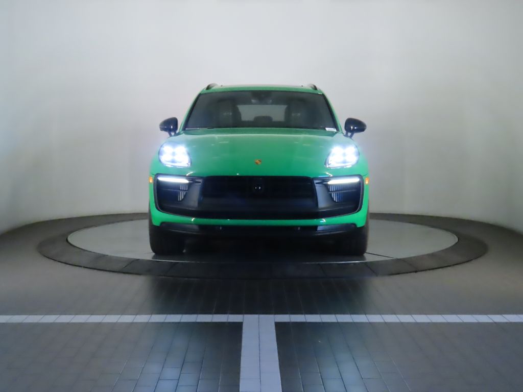 Thumbnail: 2025 Porsche Macan - 10