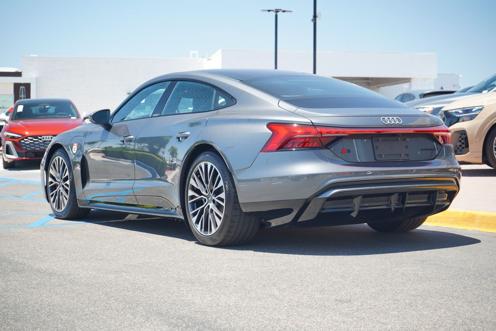 Thumbnail: 2025 Audi e-tron GT - 3
