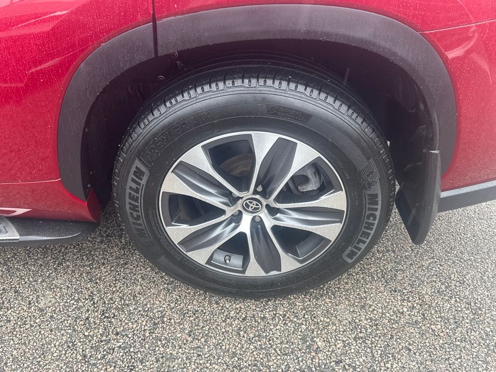 2022 Toyota Highlander XLE photo 39