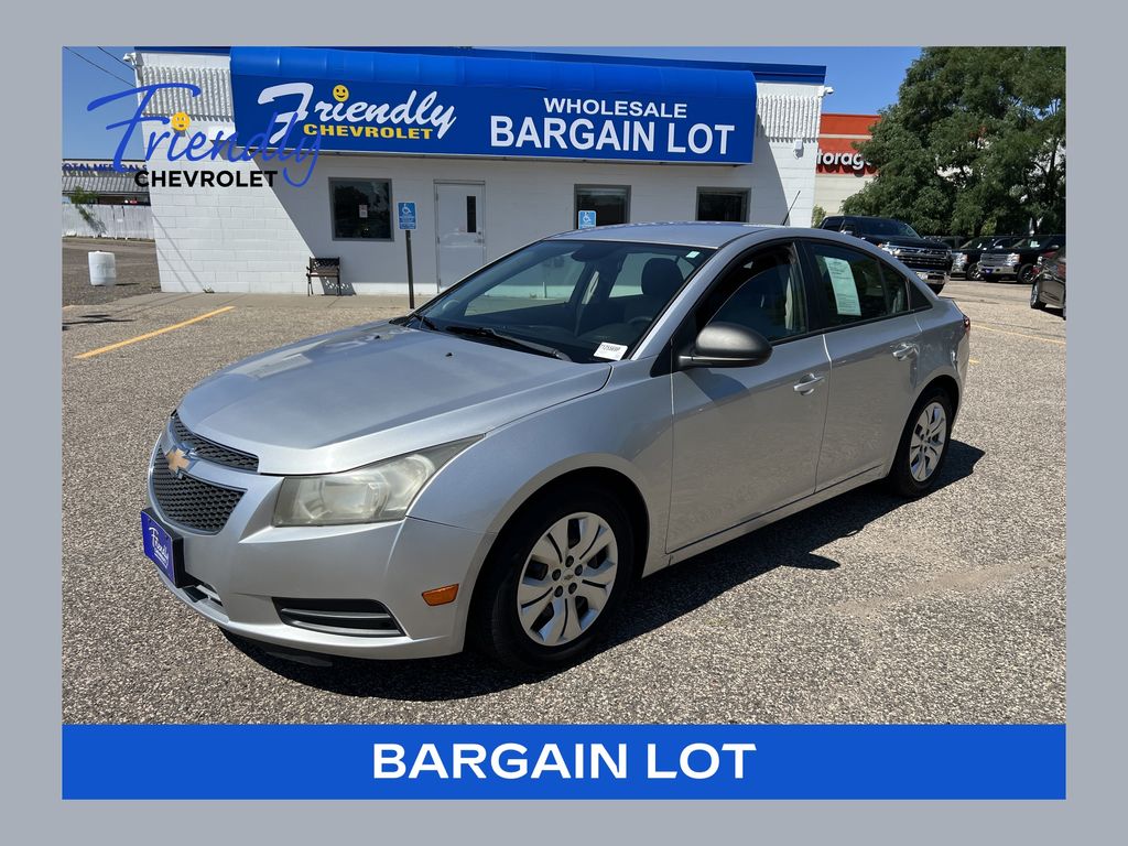 Silver Ice Metallic 2013 Chevrolet Cruze Sedan Front-Wheel Drive 6-Speed Automatic Overdrive