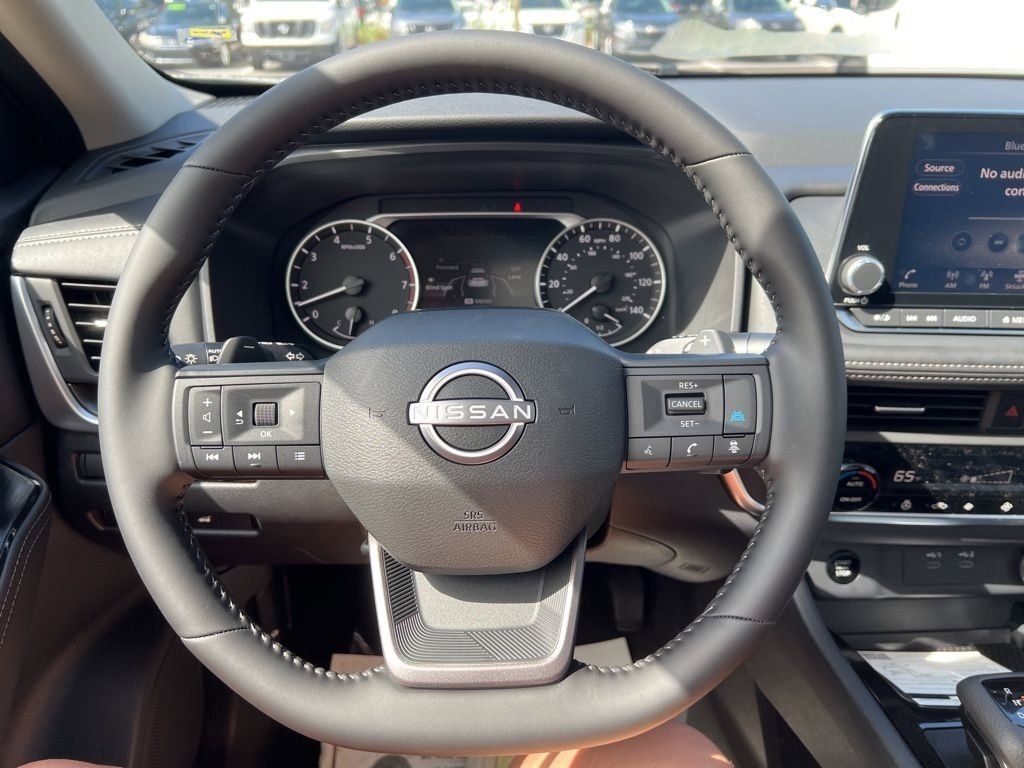 2025 Everest White Pearl Nissan Rogue SV FWD SUV