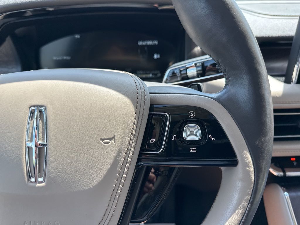 2021 Pristine White Lincoln Aviator Reserve AWD SUV