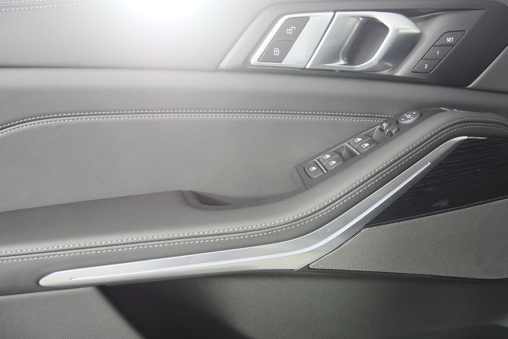 Thumbnail: 2026 BMW X5 - 8