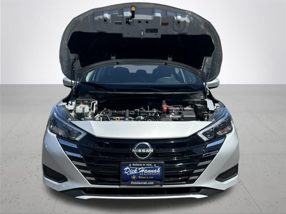 2025 Nissan Versa 1.6 SV photo 4