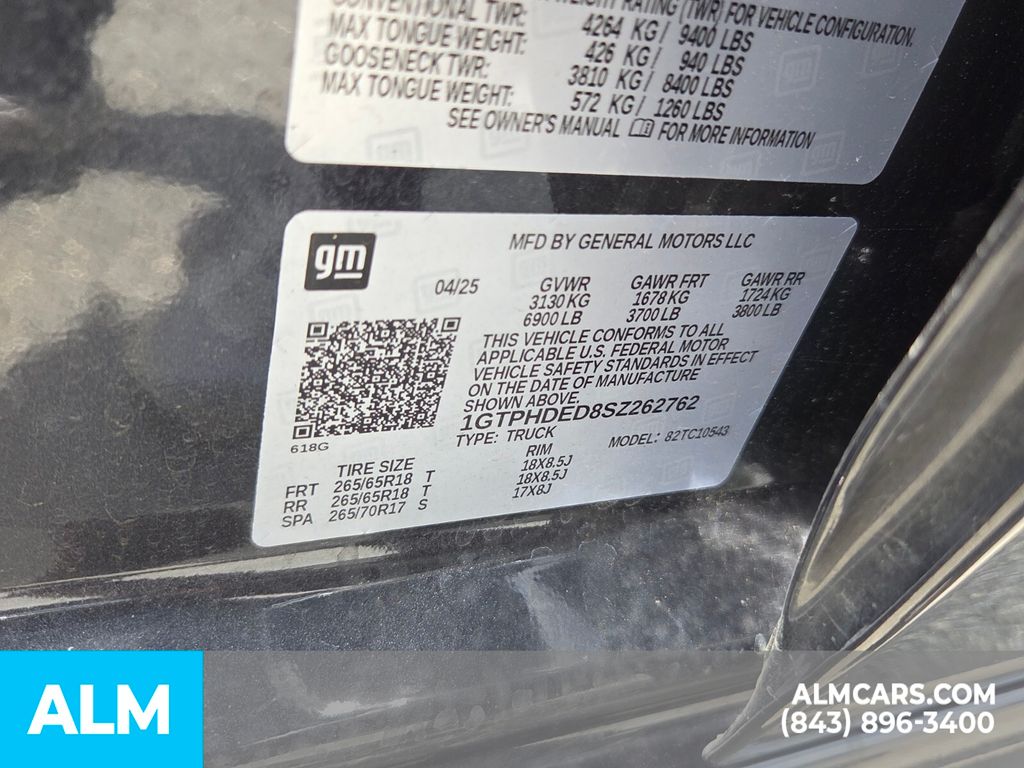 Used 2025 Titanium GMC SLT image 9