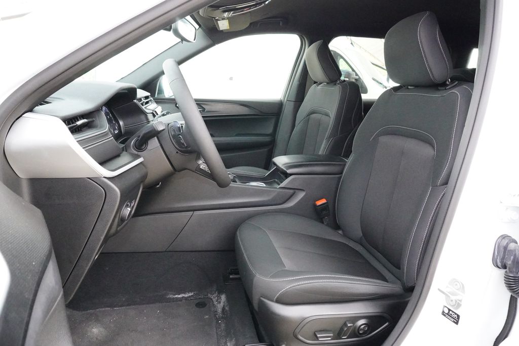 Used Car 2024 Jeep Grand Cherokee L  Laredo For Sale Under $35,000 In Weatherford, Texas