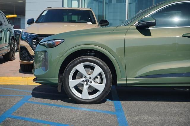 Thumbnail: 2025 Audi Q5 - 2