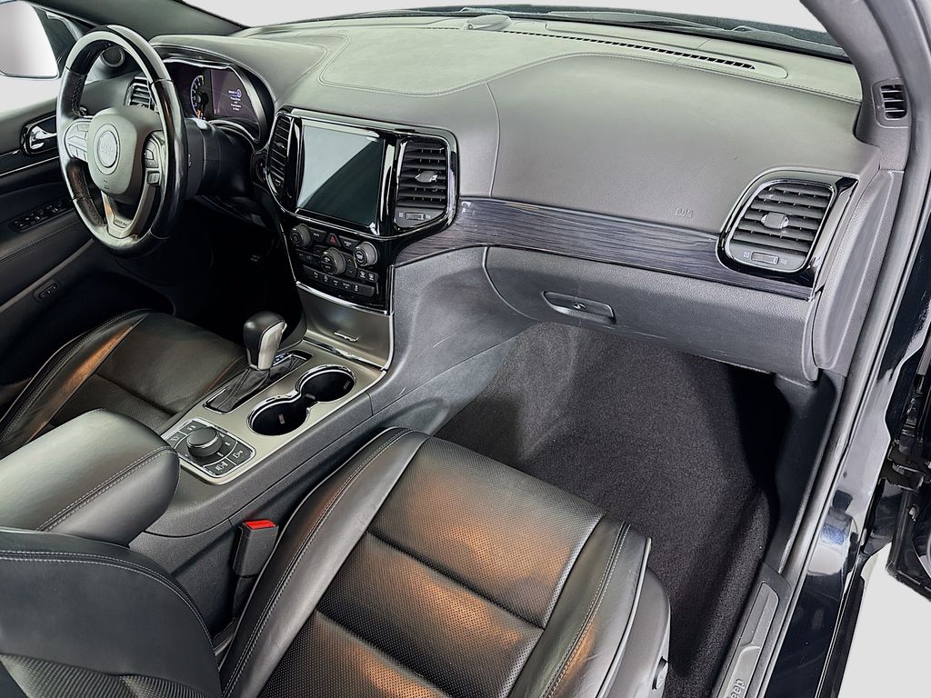 Thumbnail: 2020 Jeep Grand Cherokee - 17