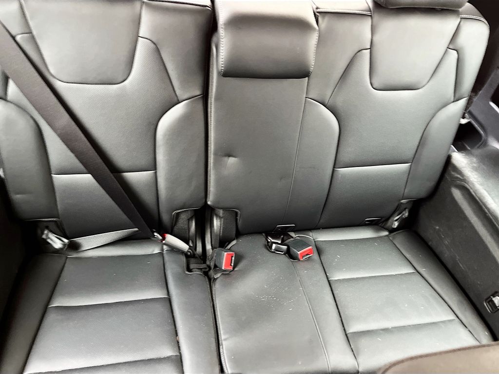 Used 2022 Black Kia EX image 29