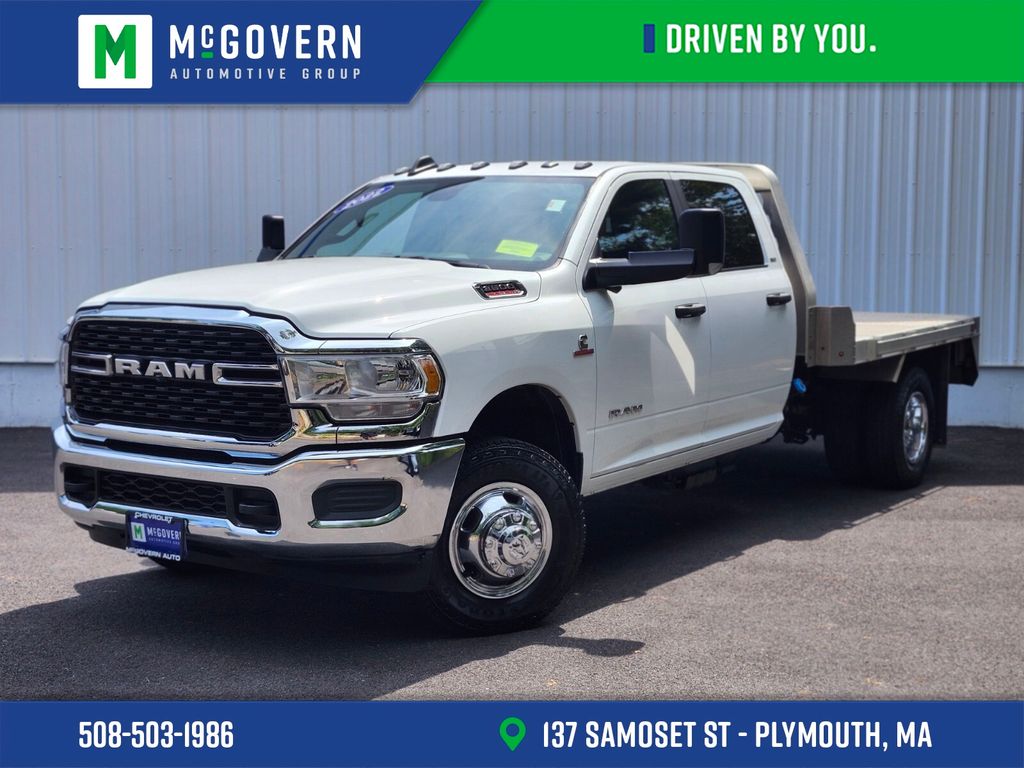 2022 RAM 3500 Chassis SLT Crew Cab LB DRW 4WD