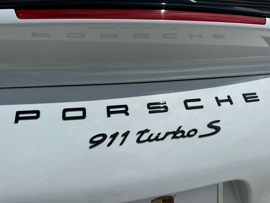 Thumbnail: 2017 Porsche 911 - 12