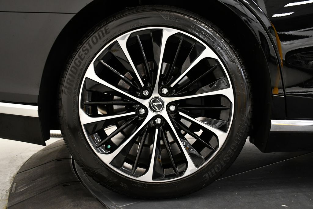 Thumbnail: 2023 Lexus LS - 12