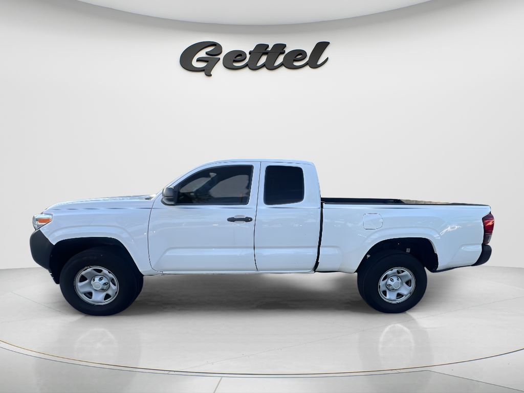 Used 2022 White Toyota SR image 12