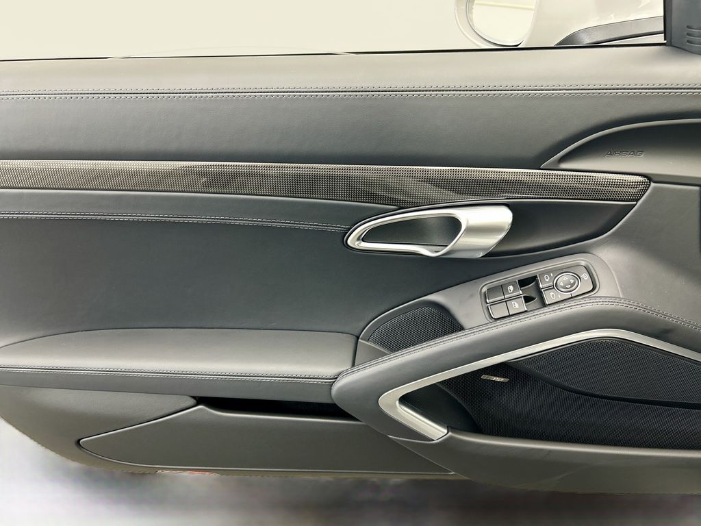 Thumbnail: 2025 Porsche 718 Boxster - 21