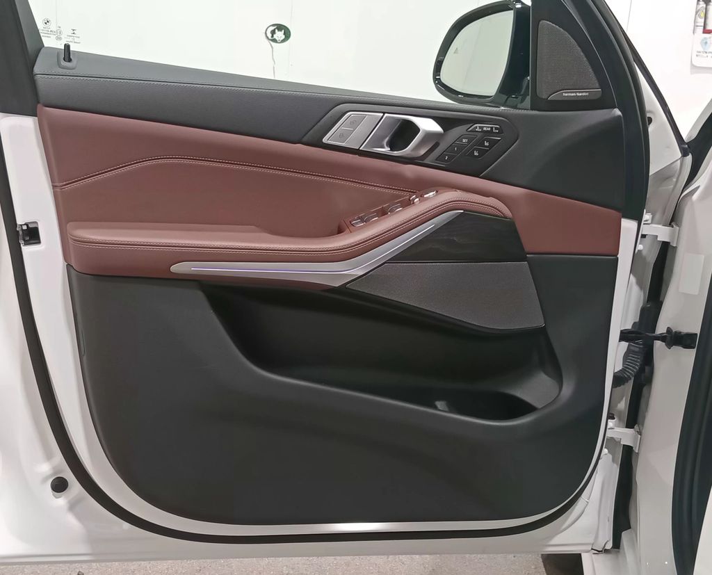 2022 BMW X7 M50i