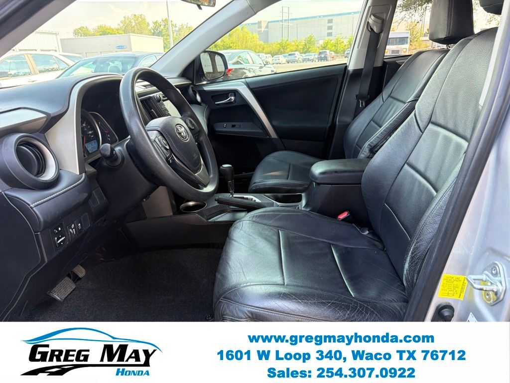 2015 Toyota RAV4 XLE - 11