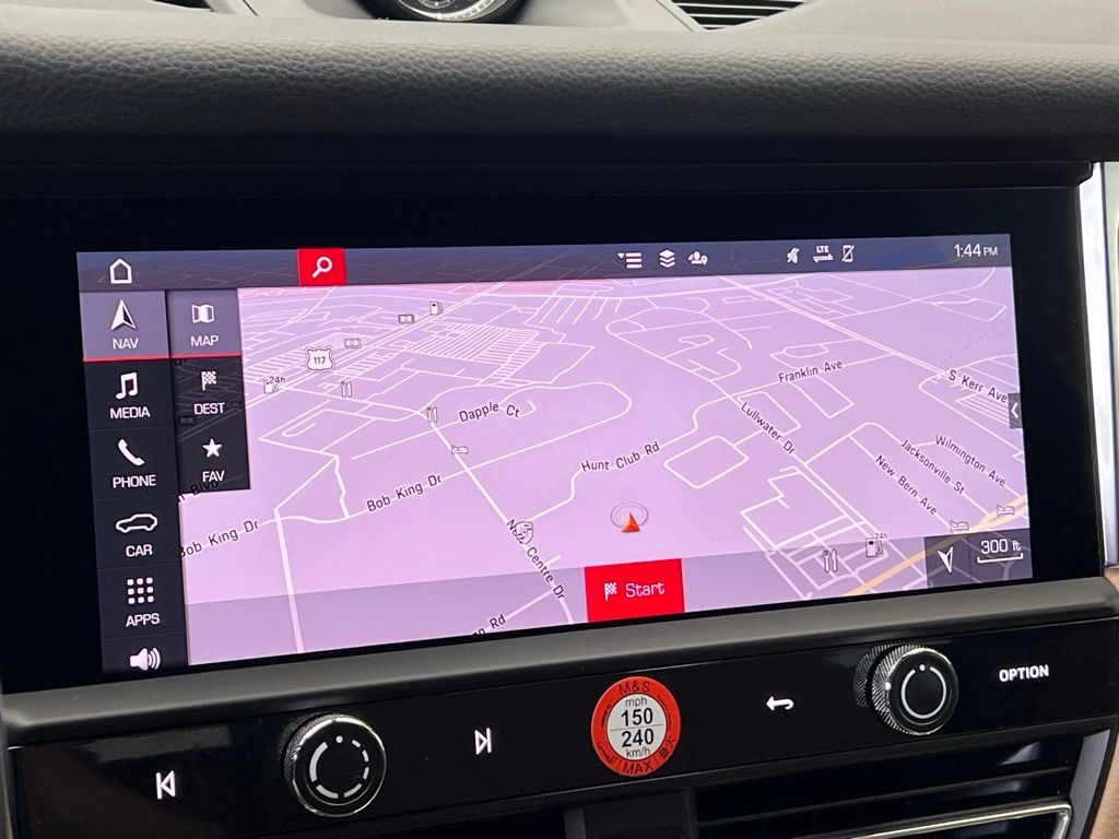 2022 Porsche Macan S 13