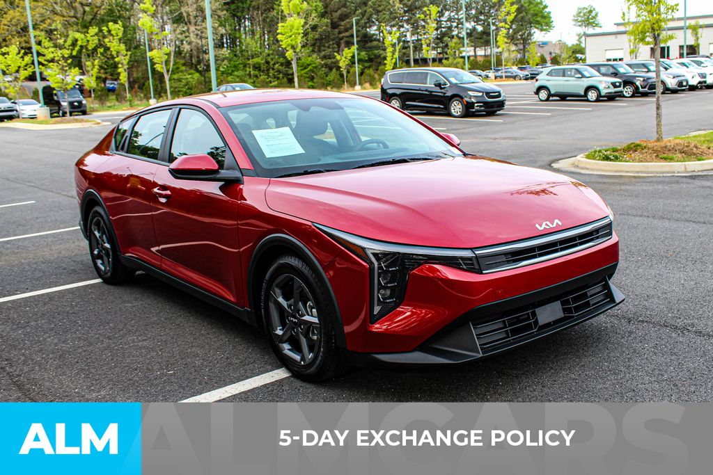 Used 2025 Red Kia LXS image 4