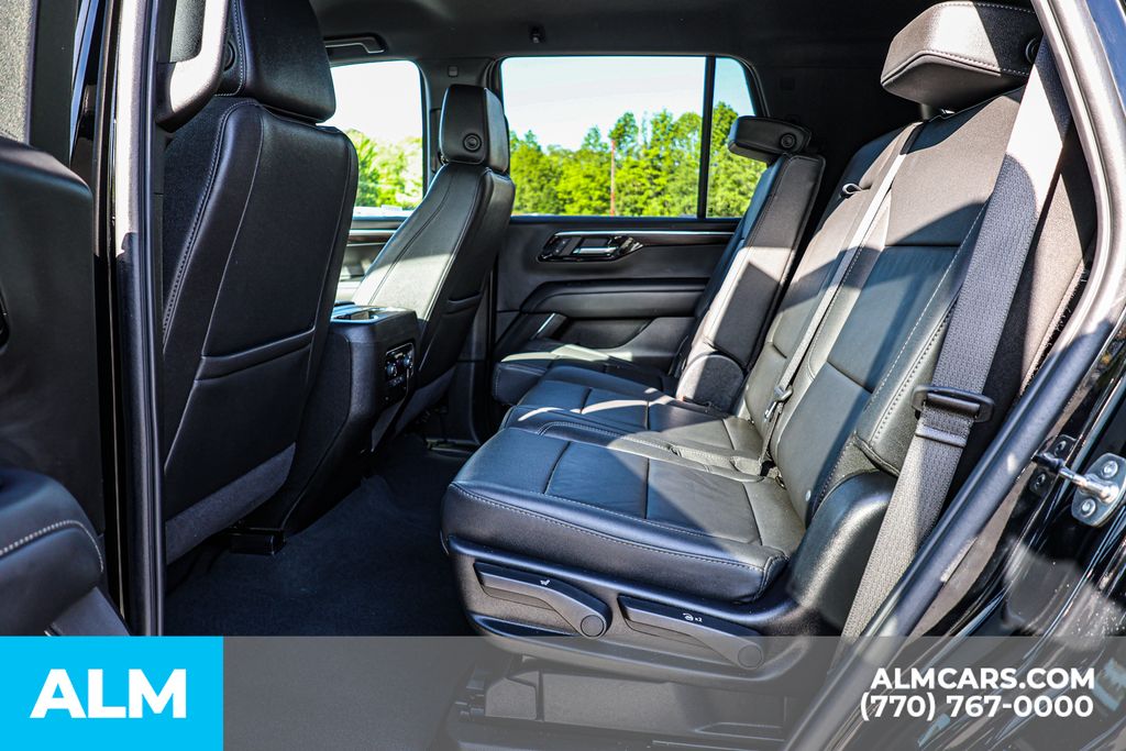 Used 2025 Black Chevrolet LT image 18