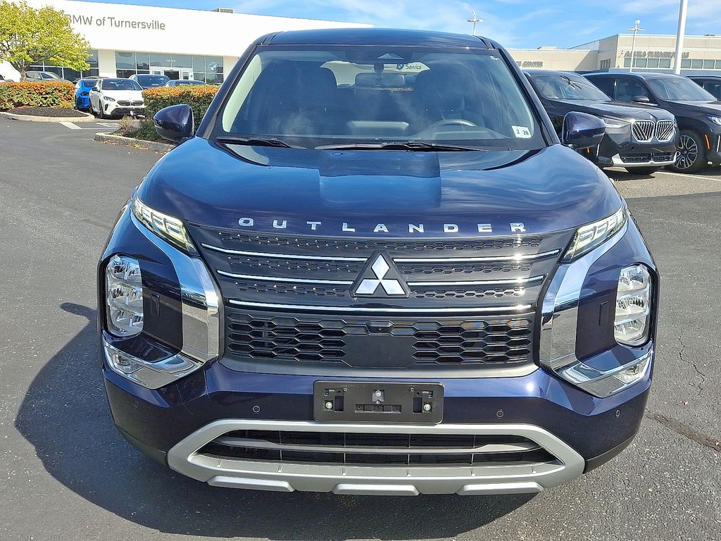 Thumbnail: 2023 Mitsubishi Outlander - 2