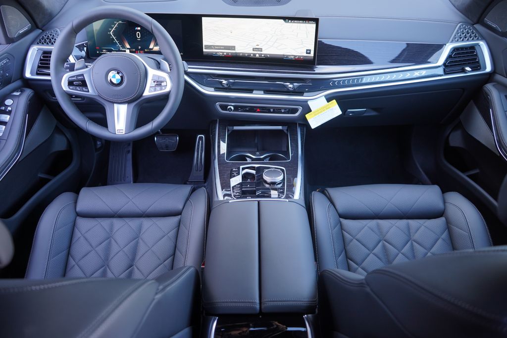 2025 BMW X7 xDrive40i 13