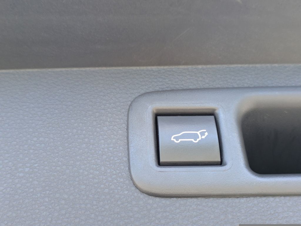 Used 2023 Toyota Highlander SUV