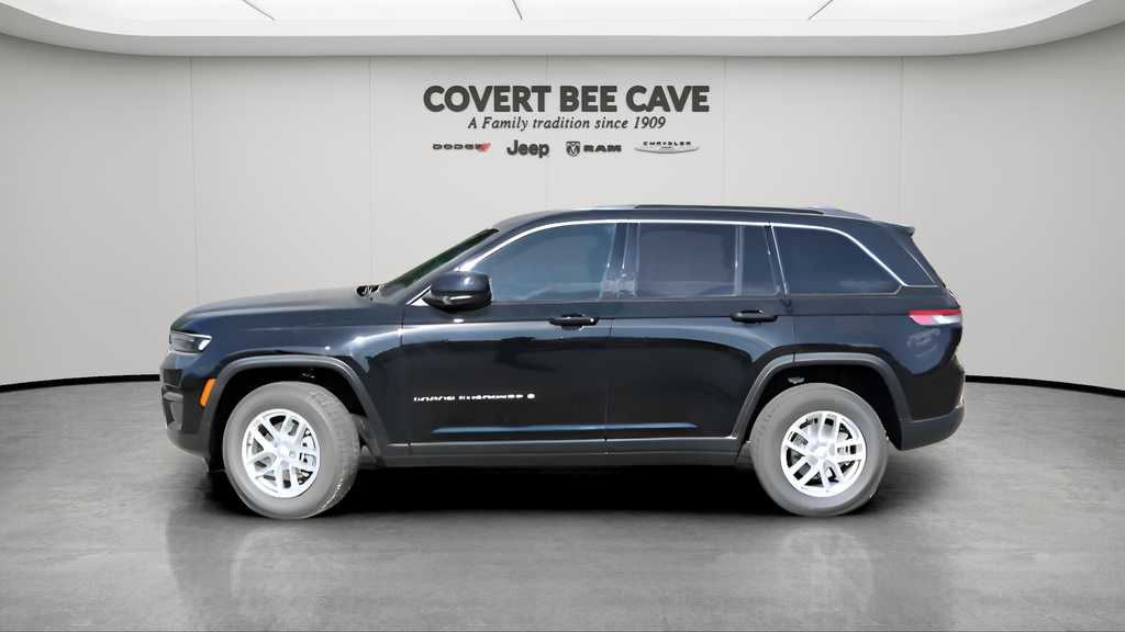 New Car 2025 Jeep Grand Cherokee  Laredo X For Sale In Austin, Texas