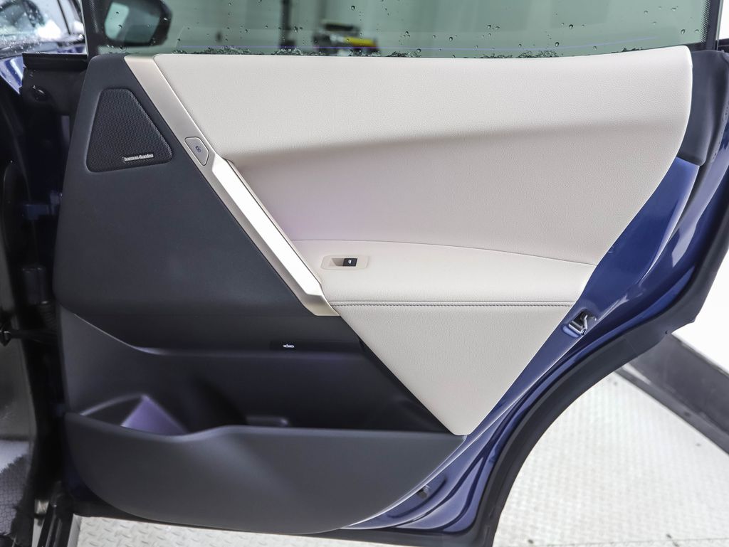 Thumbnail: 2025 BMW iX - 25