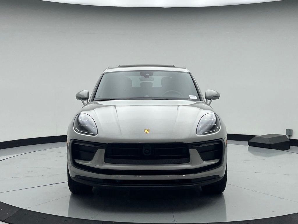 Thumbnail: 2024 Porsche Macan - 6