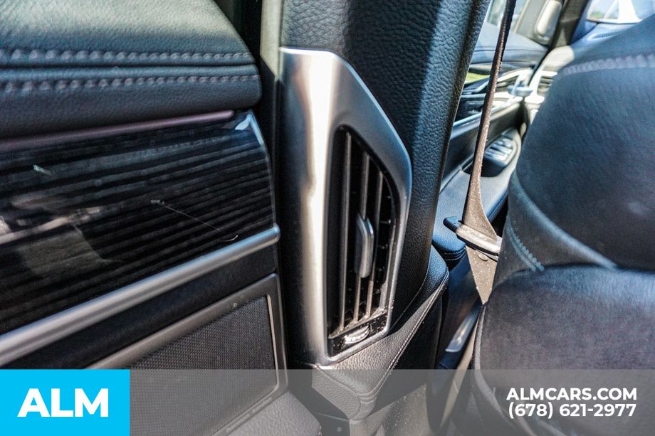 Used 2022 Black BMW 740i image 31