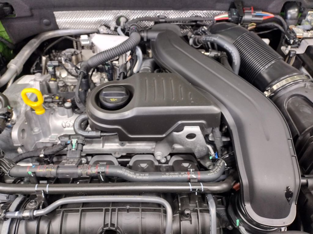 2025 Volkswagen Taos 1.5T SE Black