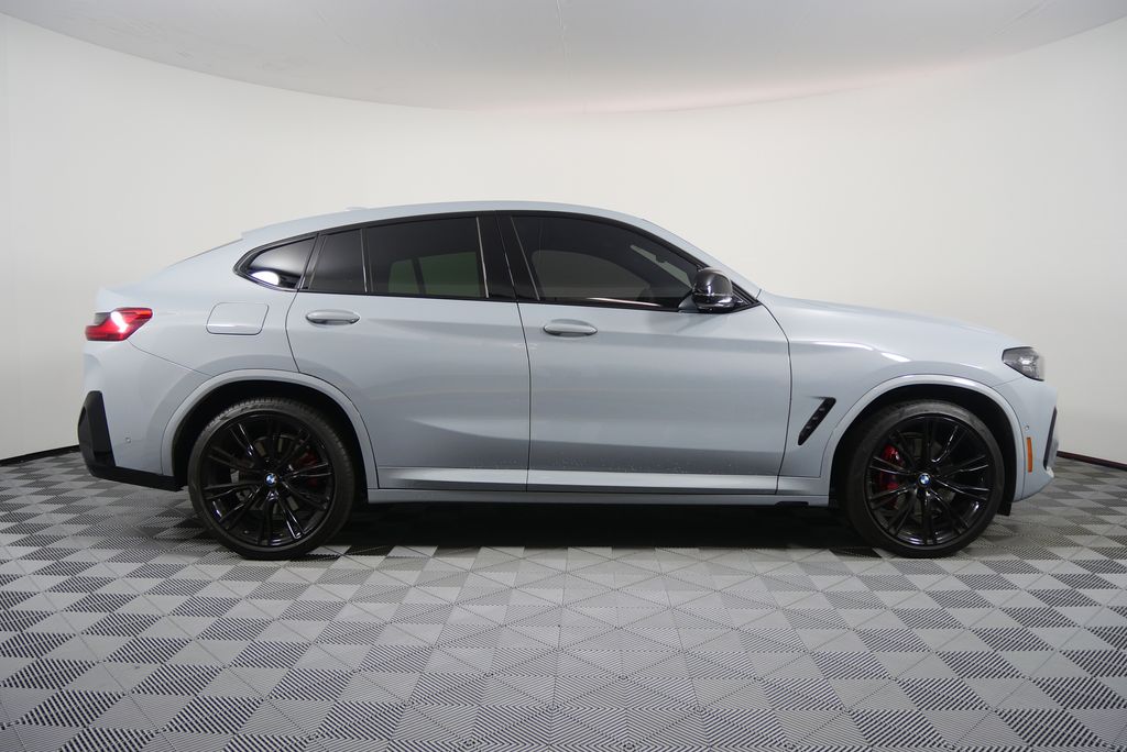 Thumbnail: 2023 BMW X4 - 2
