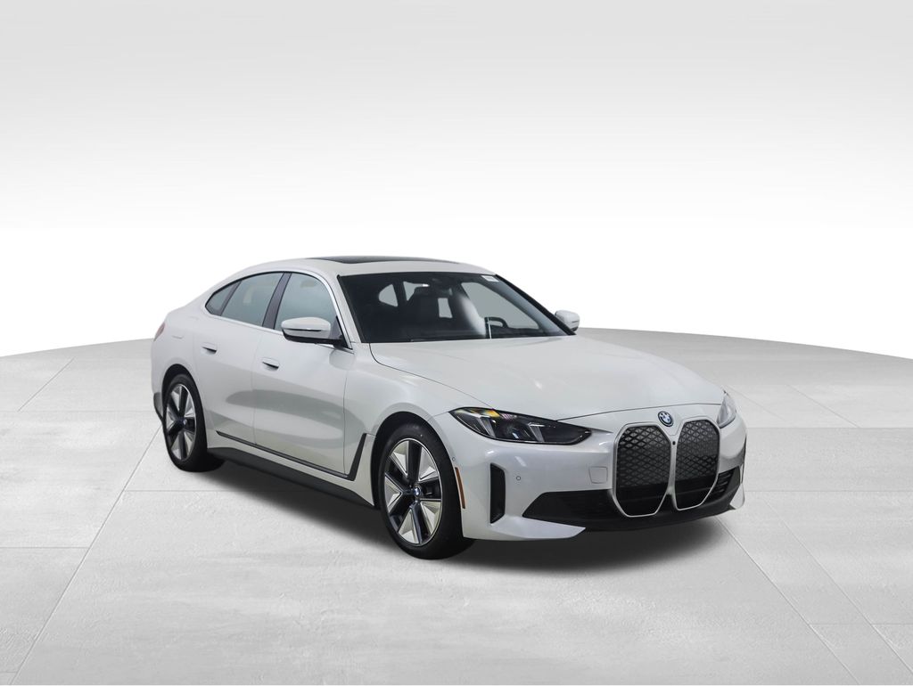 Thumbnail: 2025 BMW i4 - 7