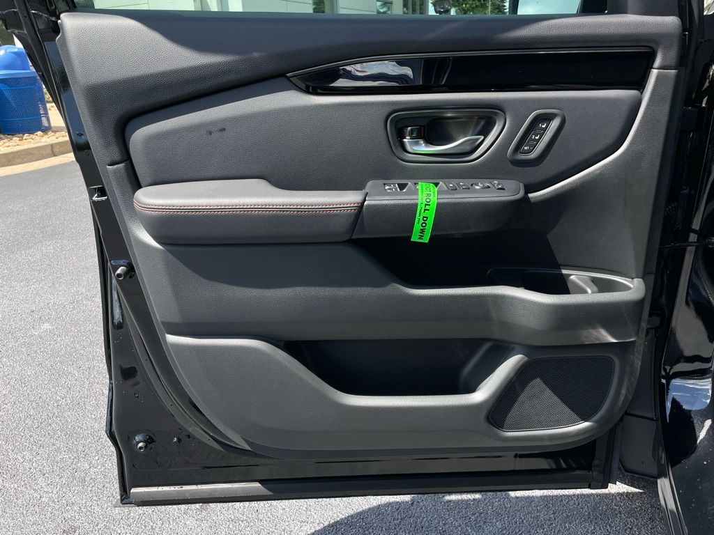 Thumbnail: 2025 Honda Pilot - 25